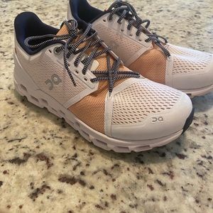 On Cloud Stratus tennis shoes